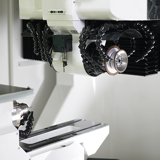 Szlifierka narzędziowa CNC C818
